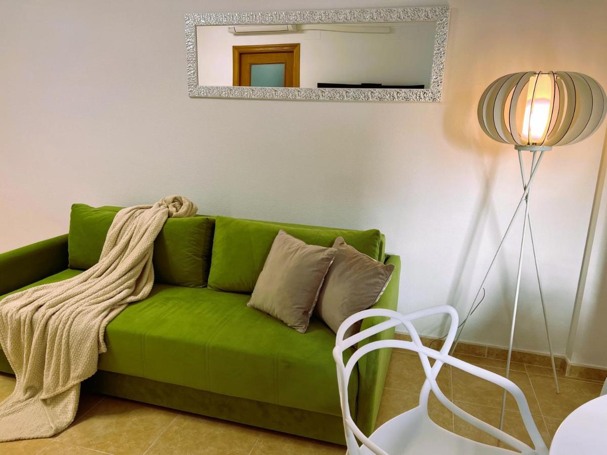 Holiday Suite Fragata Torrevieja Bagian luar foto