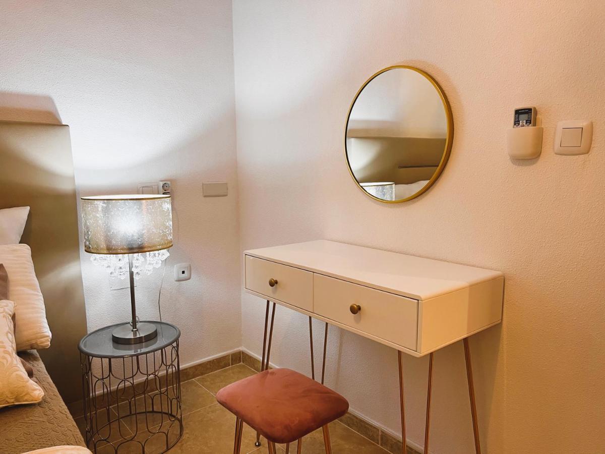 Holiday Suite Fragata Torrevieja Bagian luar foto