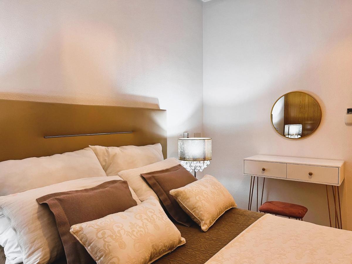 Holiday Suite Fragata Torrevieja Bagian luar foto