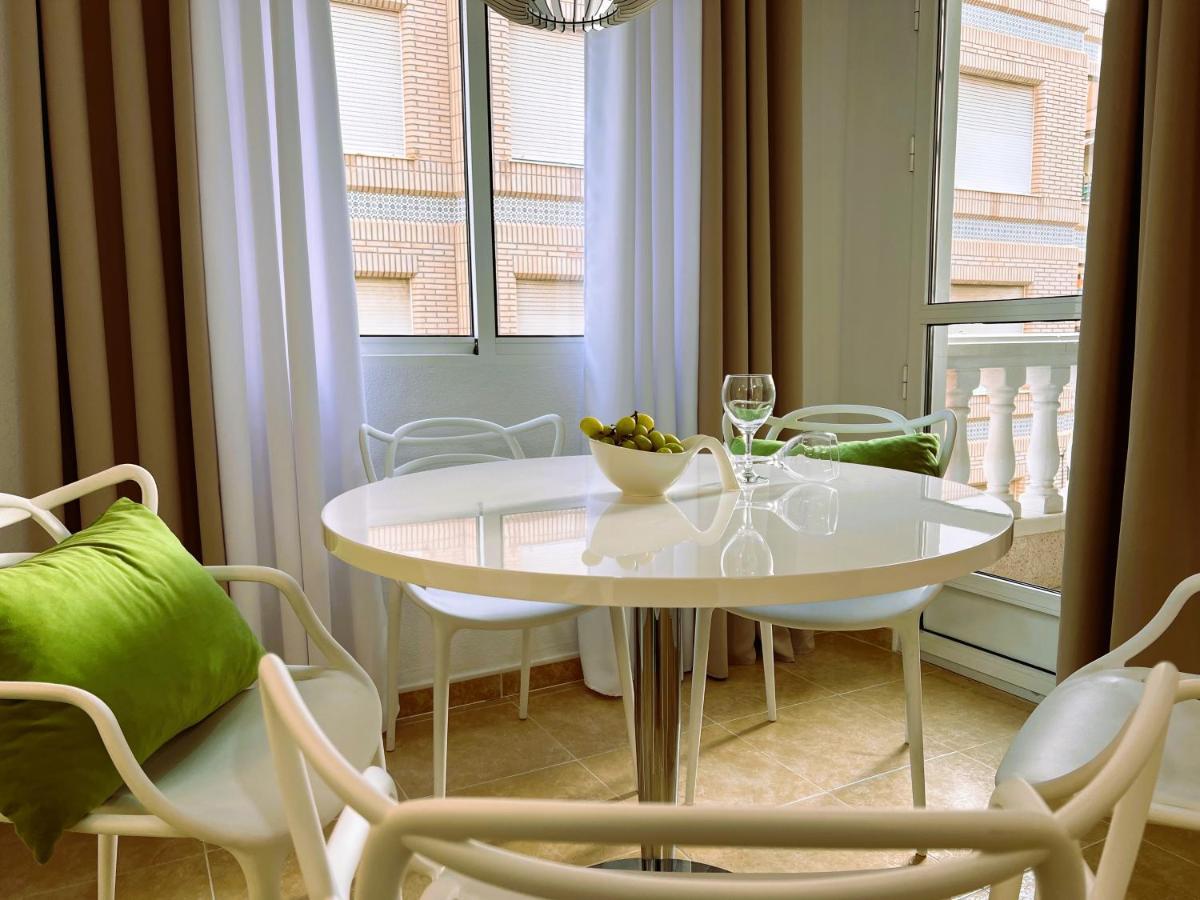 Holiday Suite Fragata Torrevieja Bagian luar foto