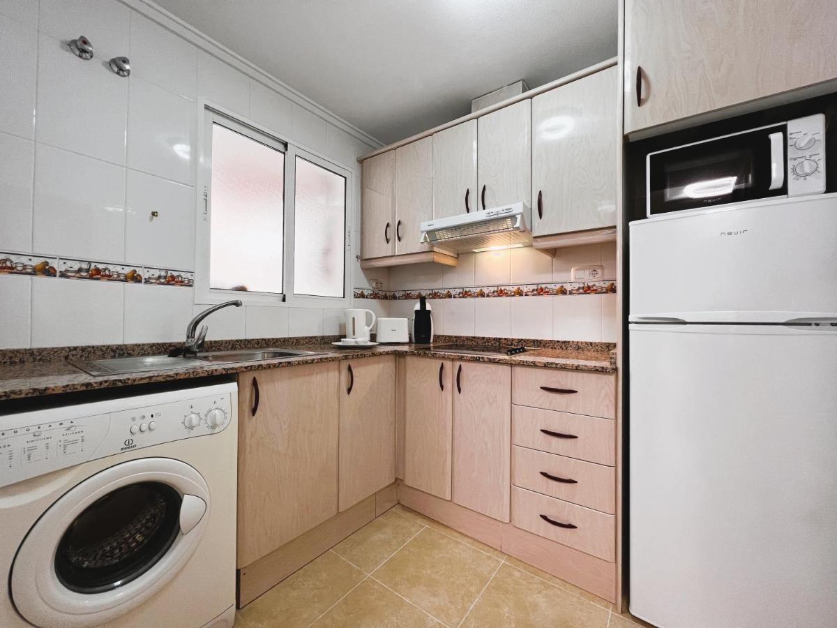 Holiday Suite Fragata Torrevieja Bagian luar foto
