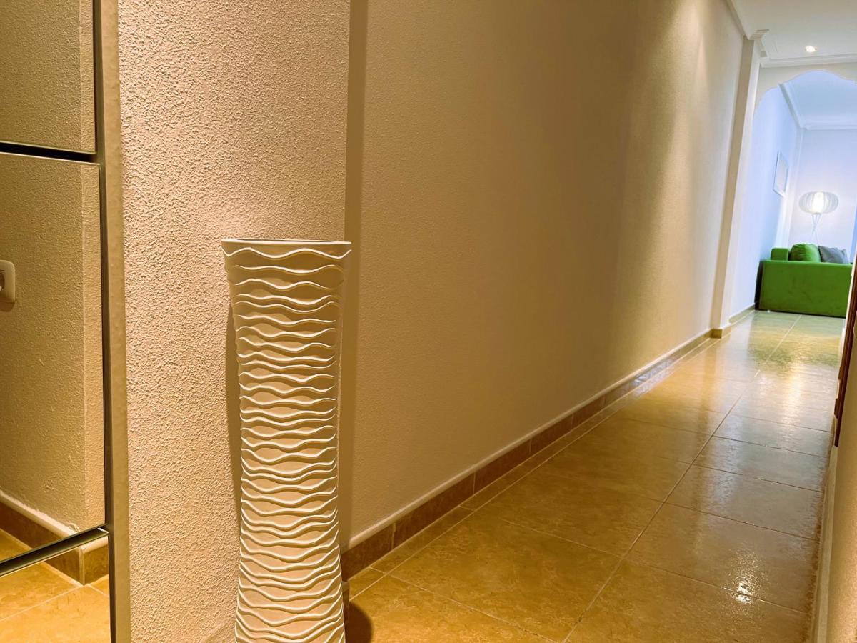 Holiday Suite Fragata Torrevieja Bagian luar foto
