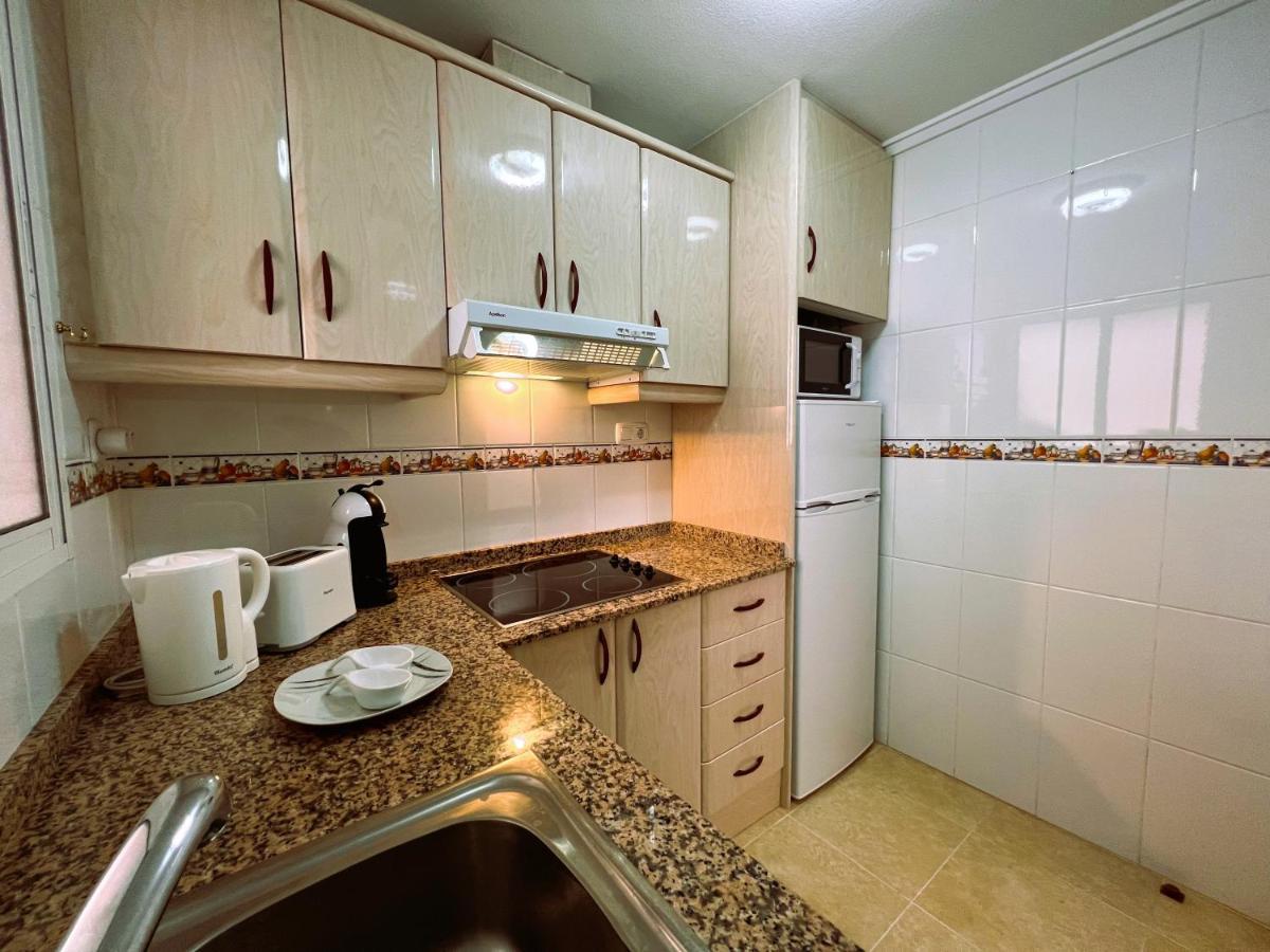 Holiday Suite Fragata Torrevieja Bagian luar foto