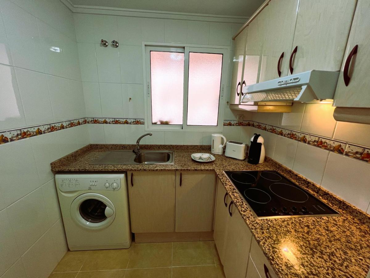 Holiday Suite Fragata Torrevieja Bagian luar foto