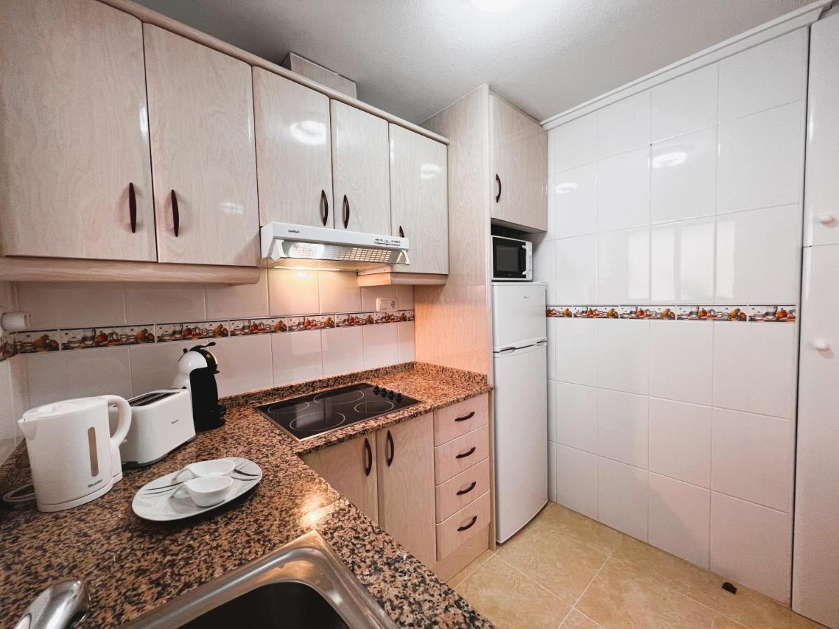 Holiday Suite Fragata Torrevieja Bagian luar foto