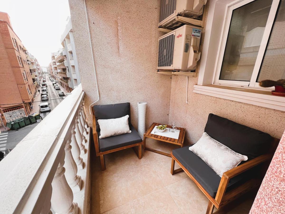 Holiday Suite Fragata Torrevieja Bagian luar foto